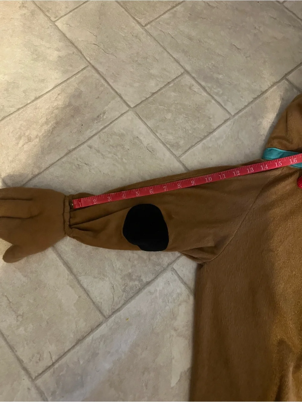 Scooby Doo plush costume child size small. Front zipper. 3d collar tag. Cute!